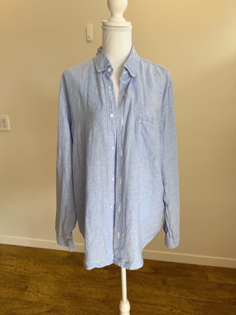 Everlane 100% Linen Button Down Shirt Size Medium Summer Closet Staple Tailored